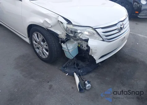 2011 Toyota Avalon z USA, uszkodzony, nr VIN 4T1BK3DB8BU372998